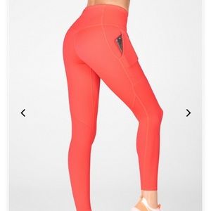 Fabletics High-Waisted Motion Pocket Leggings